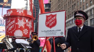 Una cubeta de donación de Salvation Army.