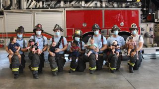 Nuevos padres del departamento de bomberos de Orlando