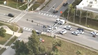 Agente del alguacil de Volusia resulta herido tras accidente vehicular Deltona