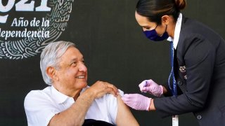 López Obrador recibe dosis de refuerzo