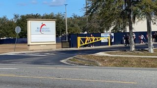 Presunta broma pone bajo cierre preventivo escuela Charter en Orlando