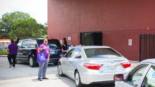 Entrega de alimentos y jornada de vacunación en Orlando