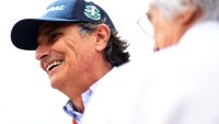 Nelson Piquet se disculpa con Lewis Hamilton tras un comentario “torpe” para referirse al piloto británico