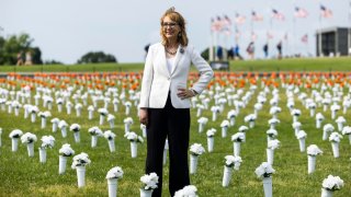 Gabby Giffords en el Memorial por la Violencia Armada