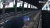 Rescate de película: salvan a hombre en los rieles del tren segundos antes de ser arrollado