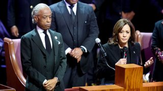 El reverendo Al Sharpton y la vicepresidenta kamala Harris, durante un momento en el funeral de Tyre Nichols el miércoles en Memphis.