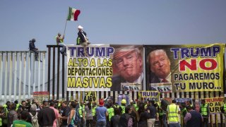 El gobierno de Donald Trump tramitó polémicas políticas antimigratorias, que ahora los republicanos planean revivir.