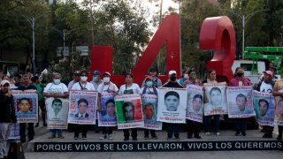 Padres de los estudiantes desaparecidos participaron de una protesta en enero pasado en la Ciudad de México.