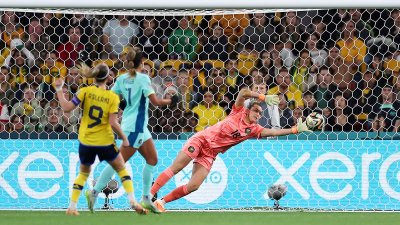 Kosovare Asllani sorprende a Mackenzie Arnold y mete el segundo gol para Suecia