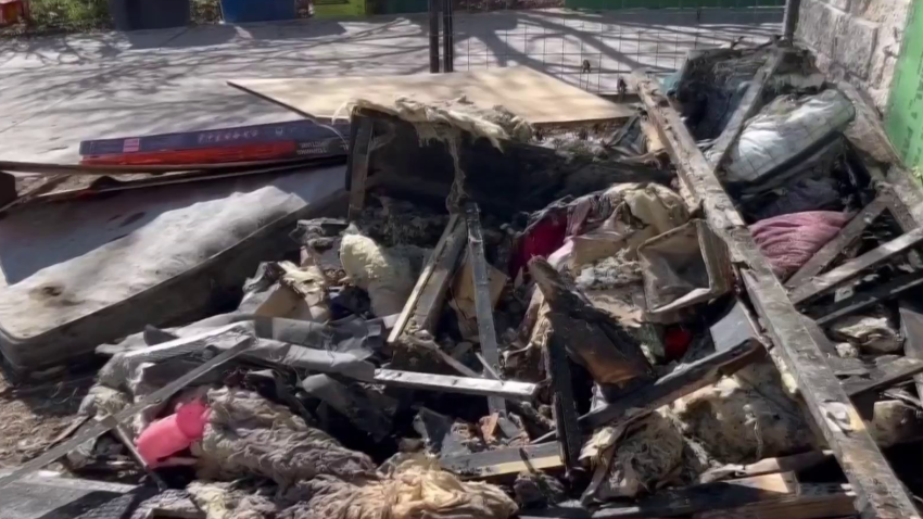 Niño llama a los bomberos y salva a su familia tras incendiarse su casa