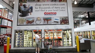 Costco retiró del mercado varios productos ante el riesgo de estar contaminados con listeria.
