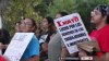 Inmigrantes abogan por sus derechos en una marcha por el día de los trabajadores