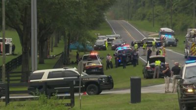 At least 8 people killed and over 40 injured in bus crash in Ocala