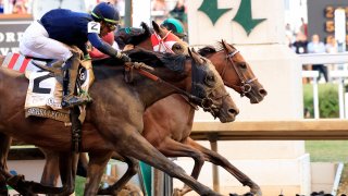 Mystik Dan ganó por un hocico el Kentucky Derby este sábado, en Churchill Downs.