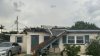Tornado impacta vecindario en Melbourne; hay varias casas con daños