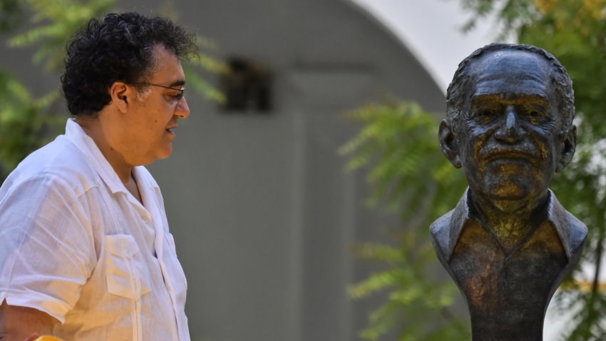 Rodrigo Garcia Barcha looks at a memorial to his father, Colombian writer and Nobel laureate Gabriel Garcia Márquez (1927-2014), which he unveiled in the former La Merced monastery where the writer’s ashes were buried, in Cartagena, Colombia, on May 22, 2016.  / AFP / LUIS ACOSTA        (Photo credit should read LUIS ACOSTA/AFP via Getty Images)