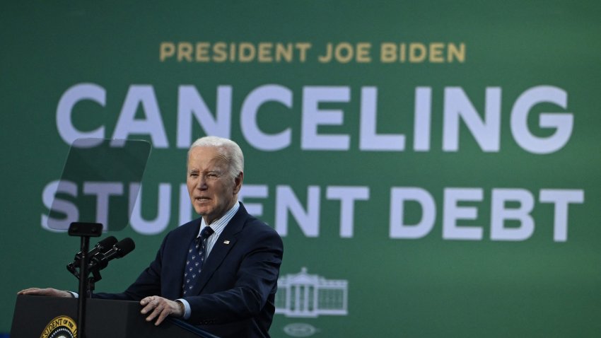 El presidente de EEUU, Joe Biden, habla durante un evento en Madison, Wisconsin, EEUU, el lunes 8 de abril de 2024.