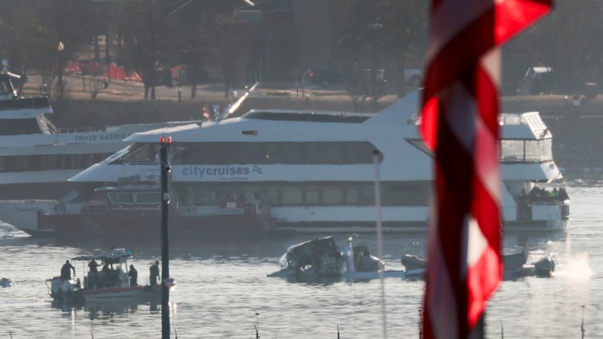 Tragedia aérea en Washington DC: “No pensamos que hayan sobrevivientes”