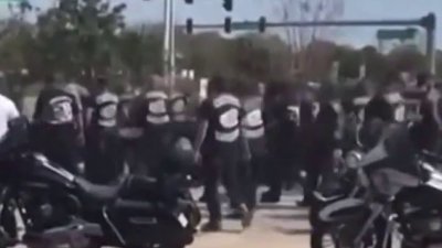 Imágenes del tiroteo entre pandillas de motociclistas en New Smyrna Beach