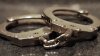 Arrestan a agente del condado Orange acusado de solicitar servicios de prostitución