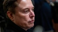El departamento de Elon Musk accederá a información sensible de inmigrantes en EE.UU.
