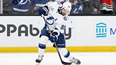Los equipos de fútbol de Orlando buscan ganar ahora, Magic y Lightning miran hacia el futuro