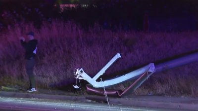 Una avioneta se estrella en un vecindario de viviendas militares en el sur de California