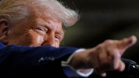 El presidente Donald Trump habla en la planta de Mon Valley Works-Irvin de U.S. Steel Corporation, el viernes 30 de mayo de 2025, en West Mifflin, Pensilvania. (AP Foto/Julia Demaree Nikhinson)