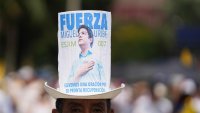Uribe Turbay es sometido a nueva cirugía y sigue en estado crítico con tendencia estable